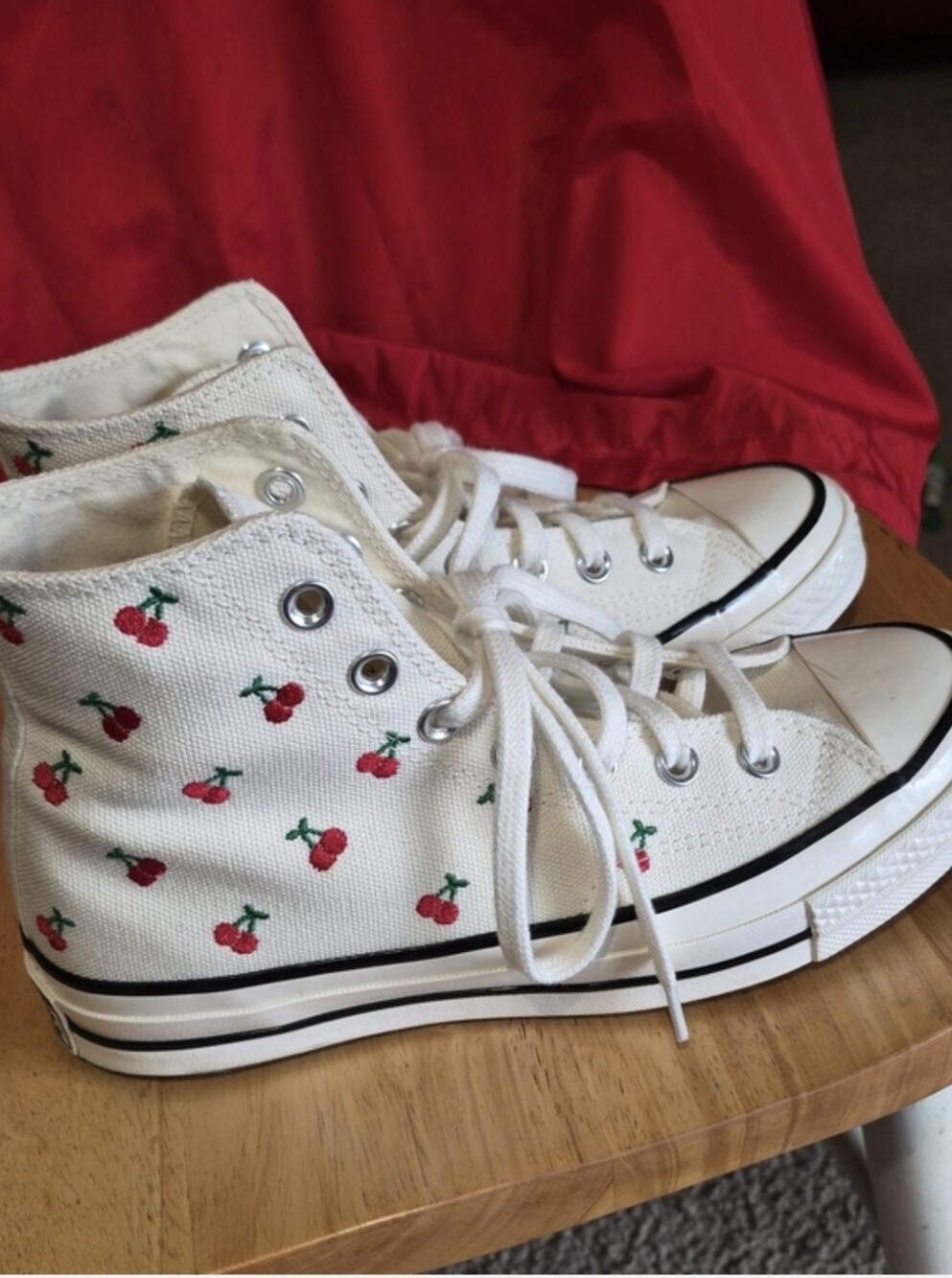 Chuck Taylor Converse  ALL Stars High Top Sneakers  With Cherries 🍒🍒🍒
